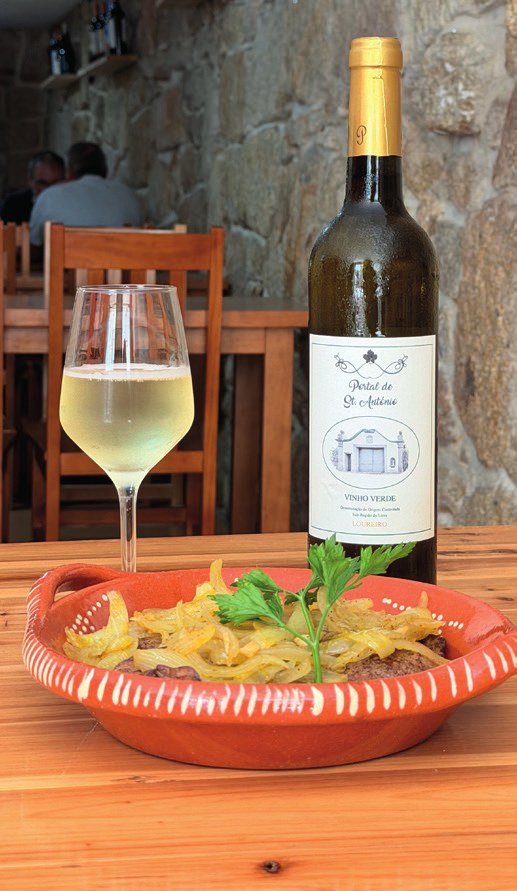 Petisco e Vinho Verde Loureiro em PIPA DE SABORES